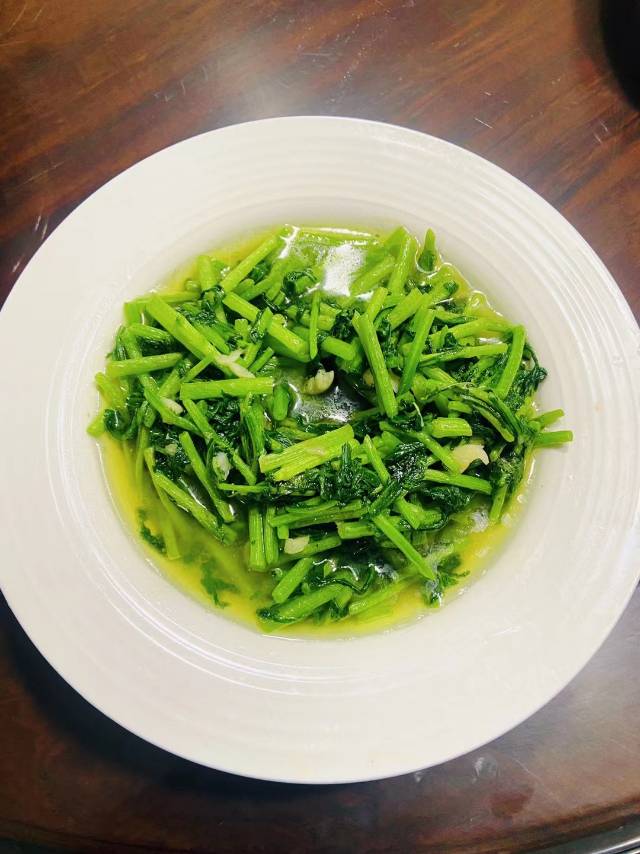 李阿姨工作生活照1