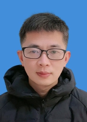 上海成长陪伴师杨师傅公开照片