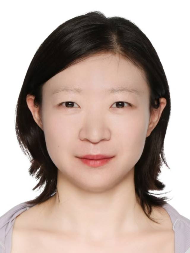 上海成长陪伴师石阿姨公开照片
