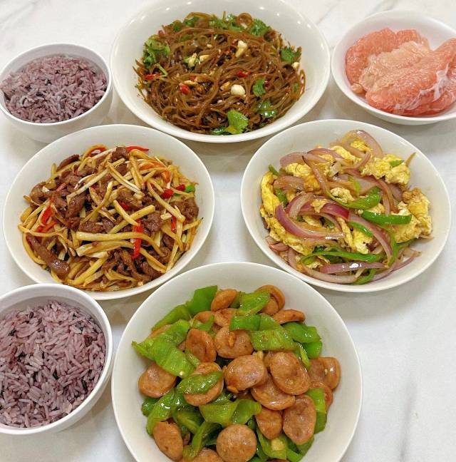 张阿姨工作生活照2