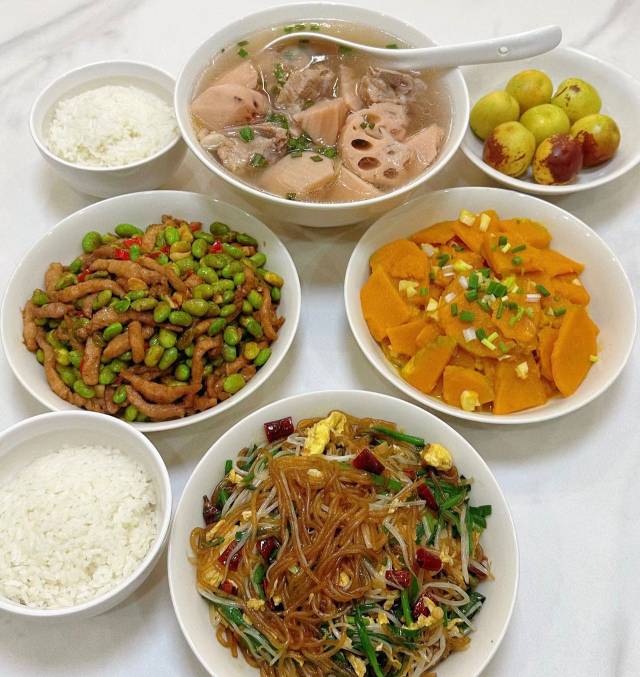 张阿姨工作生活照3