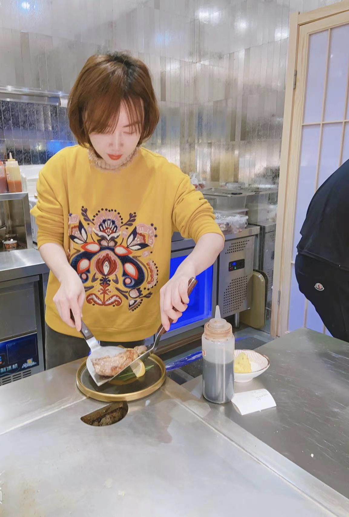 晁阿姨缩略图2