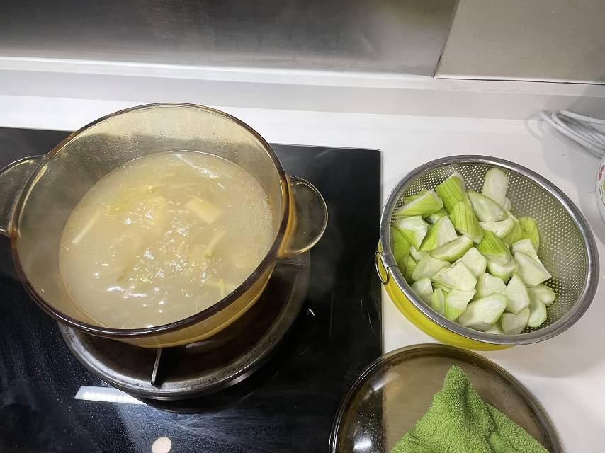向阿姨工作生活照2