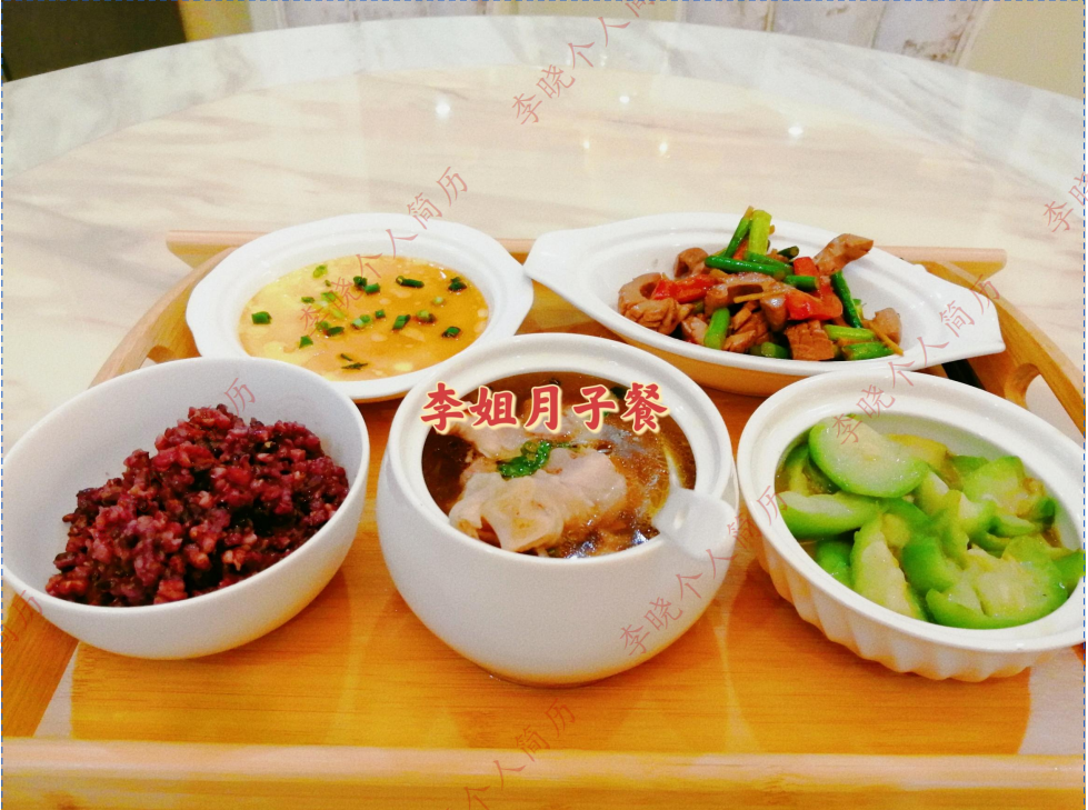 李阿姨工作生活照3