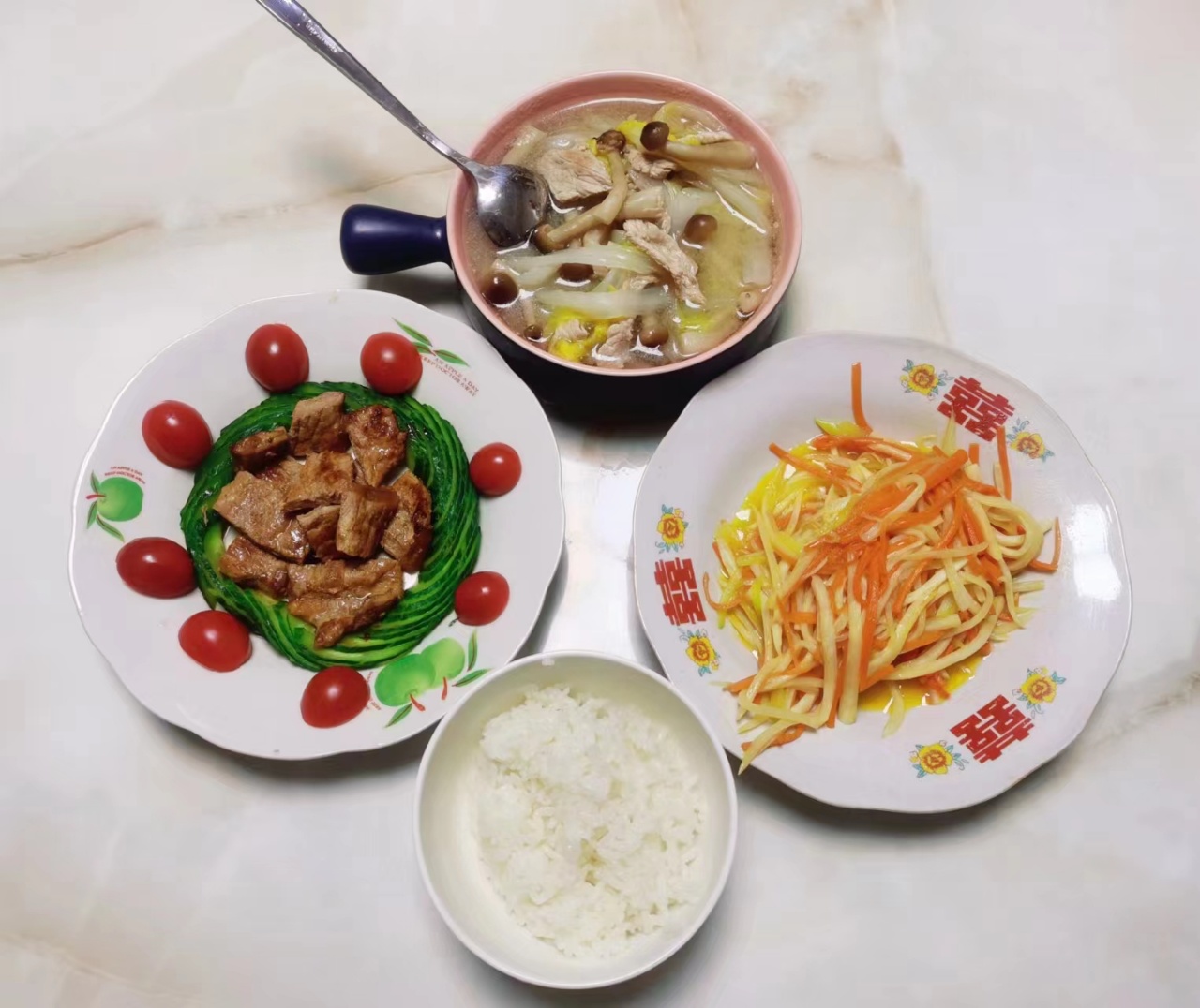 秦阿姨工作生活照1