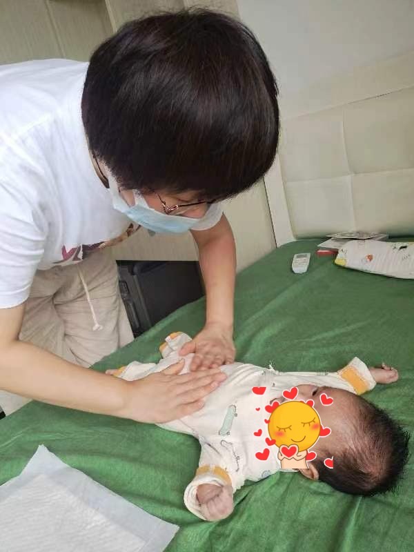 顾阿姨工作生活照2