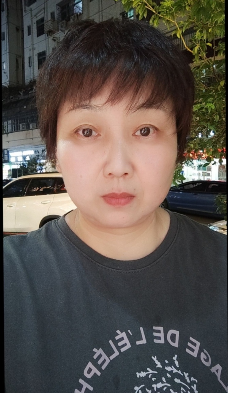 冯阿姨工作生活照2