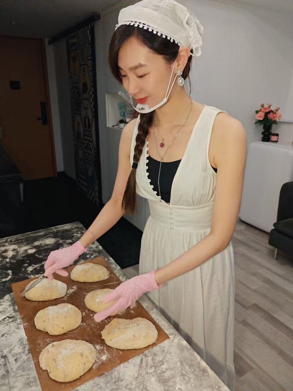 邱阿姨工作生活照1