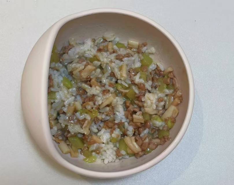 楚阿姨工作生活照11