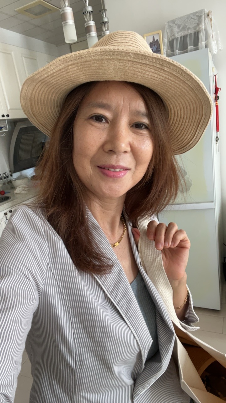董阿姨工作生活照1
