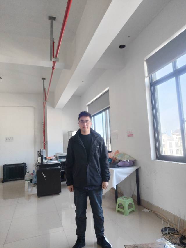 曹师傅工作生活照1