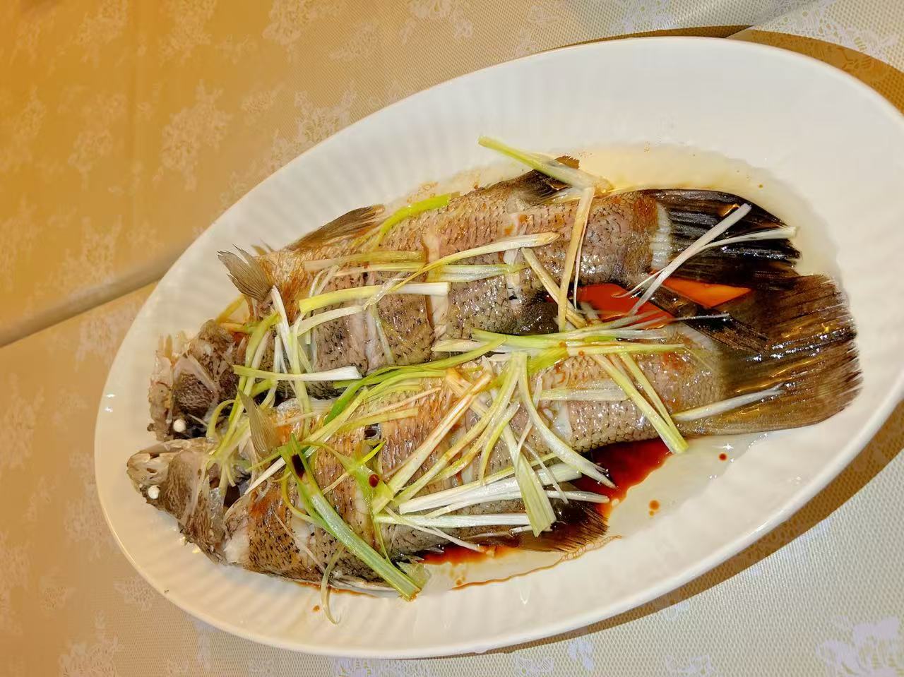 鄢阿姨工作生活照2