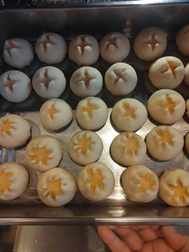 吕阿姨工作生活照1