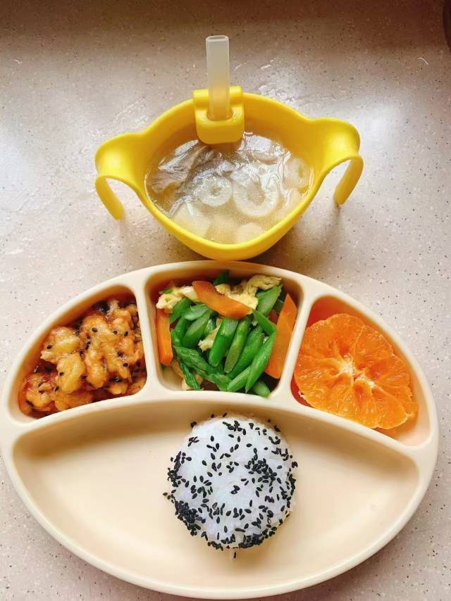 韩阿姨工作生活照4