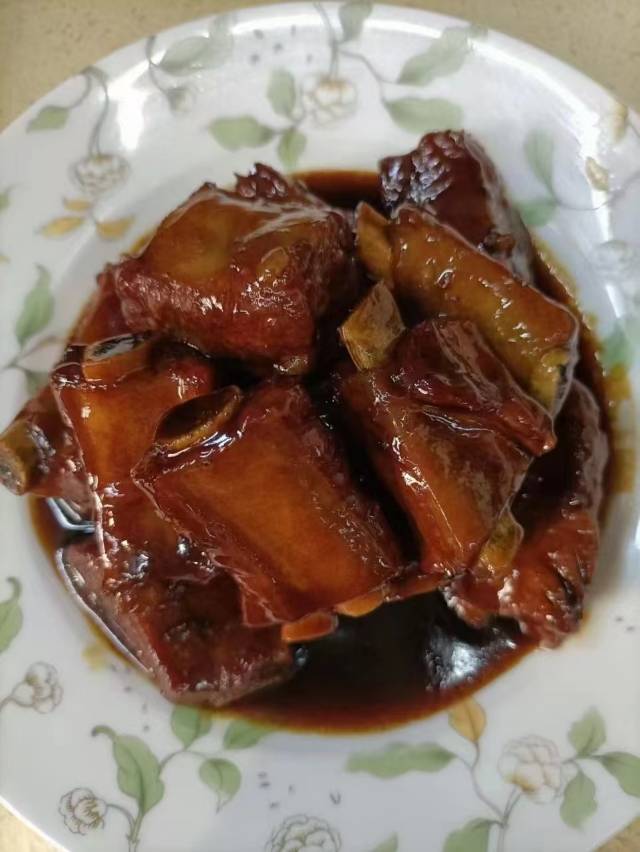 李阿姨工作生活照2