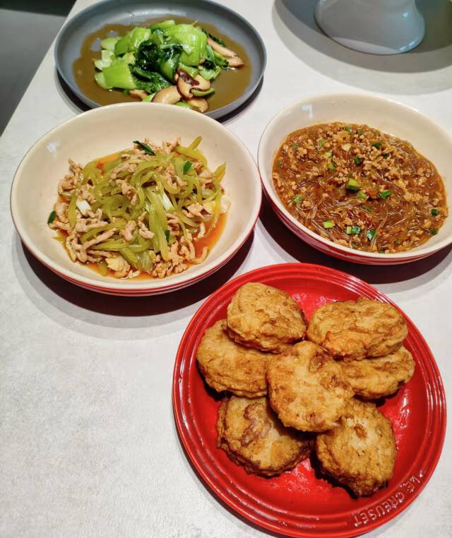 何阿姨工作生活照9