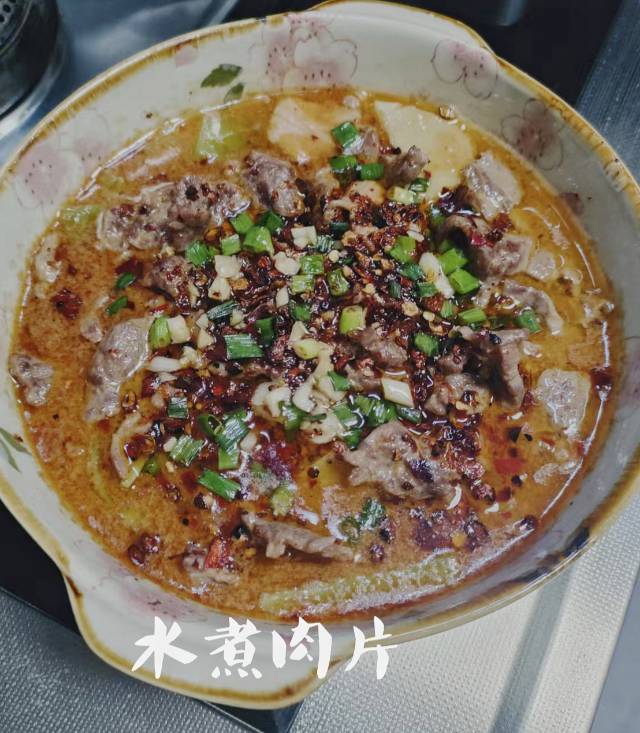 何阿姨工作生活照10