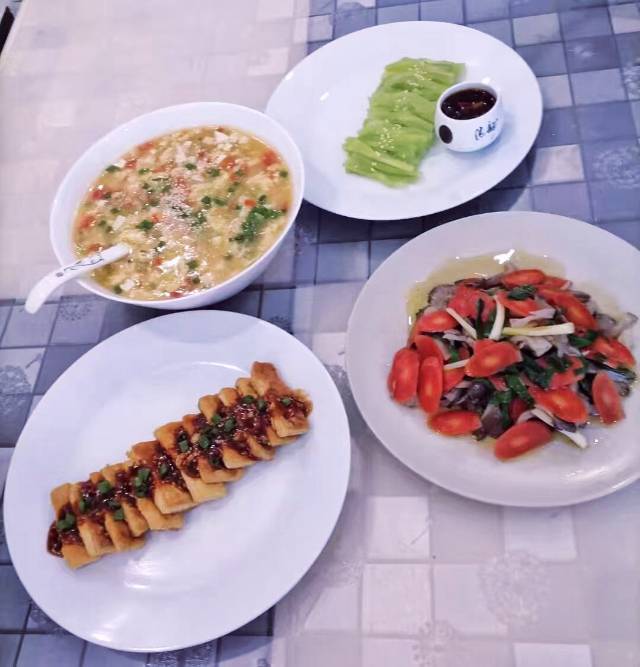 何阿姨缩略图2