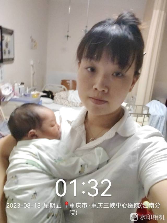 黎阿姨工作生活照1