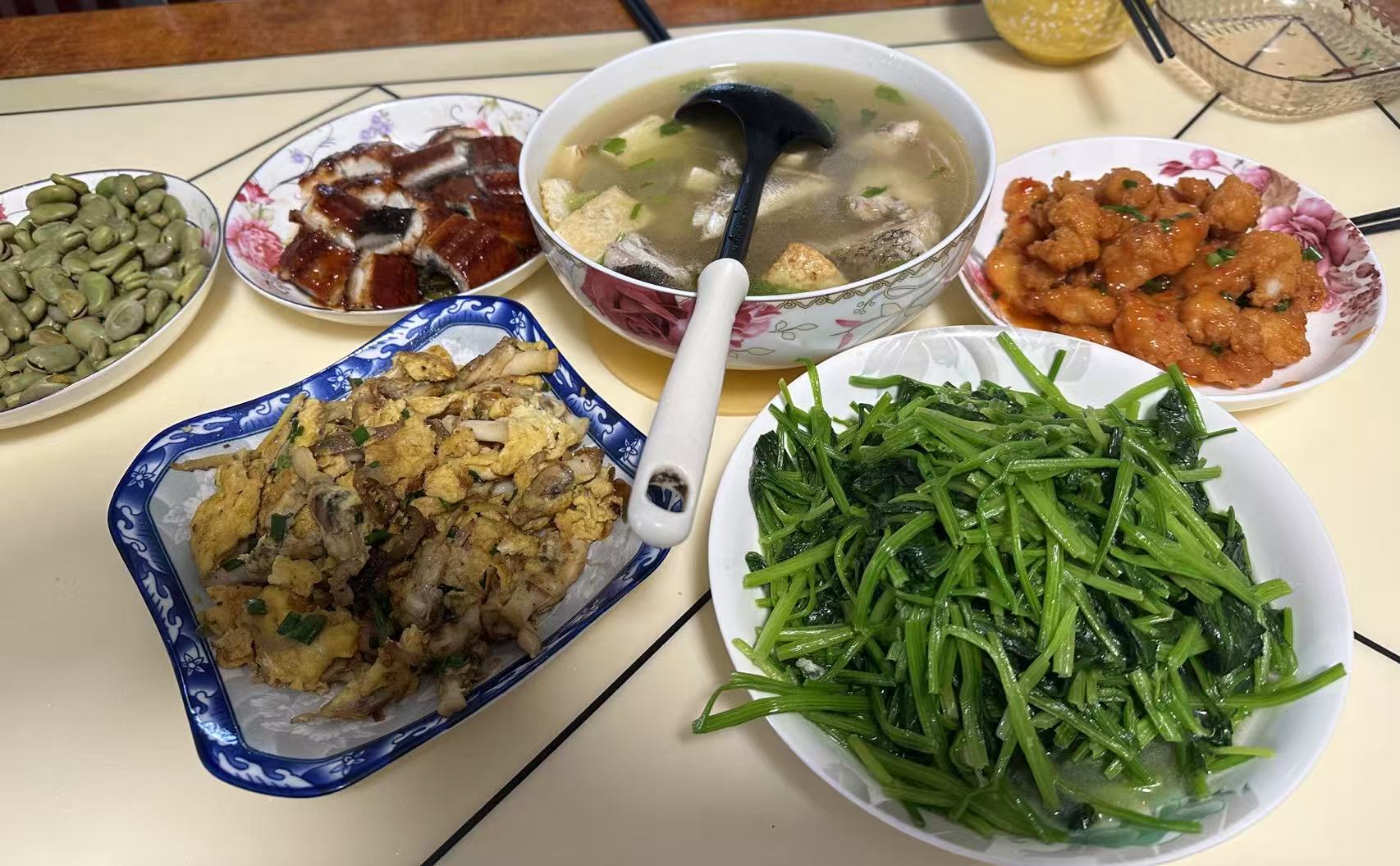 翁阿姨工作生活照2