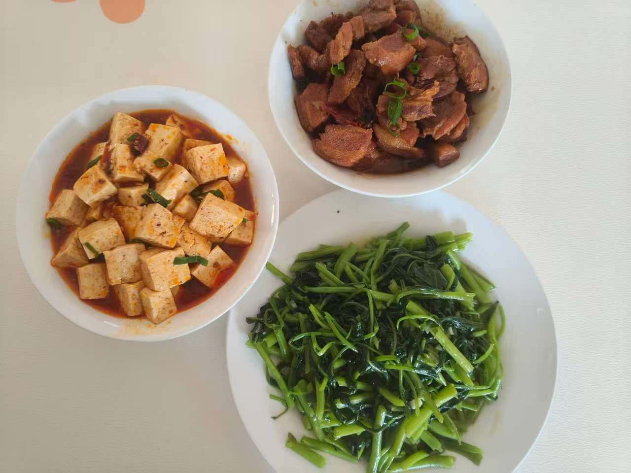 翁阿姨工作生活照5