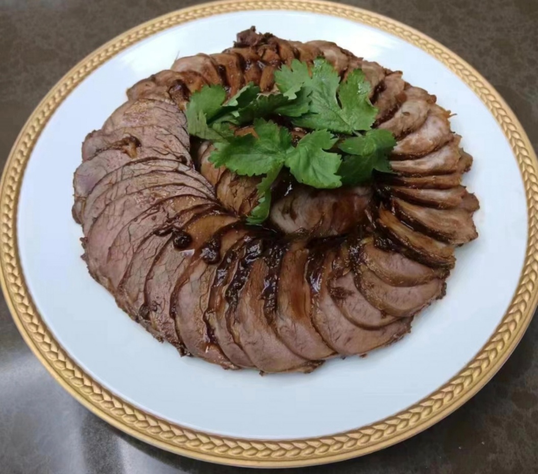 刘阿姨工作生活照1