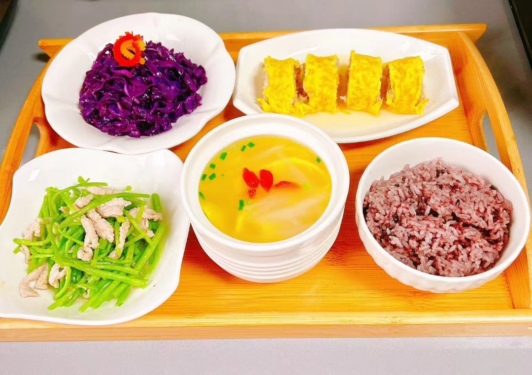 蔡阿姨工作生活照11