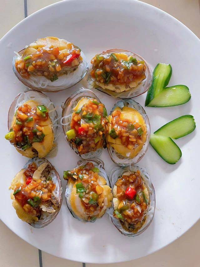 何阿姨工作生活照9
