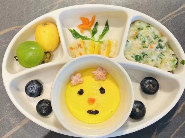 赵阿姨工作生活照5