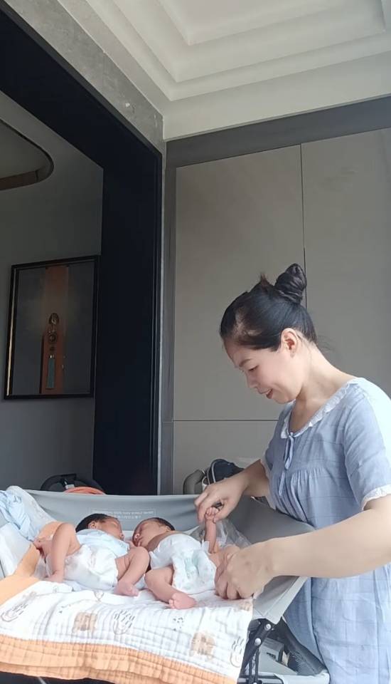 卢阿姨工作生活照7