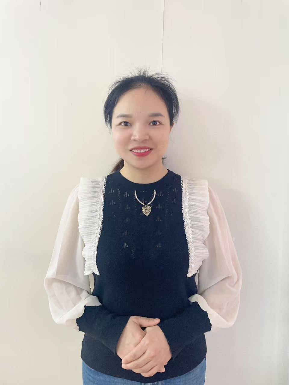 上海家务师朱阿姨公开照片