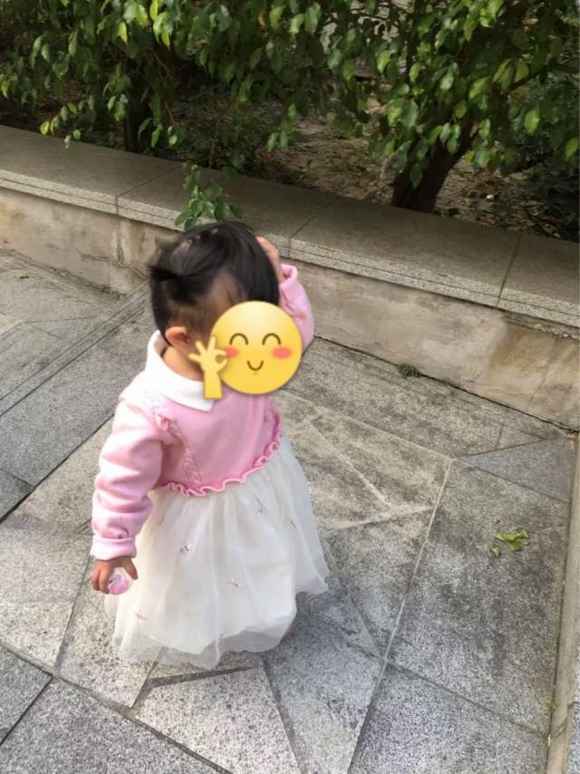 冯阿姨工作生活照1