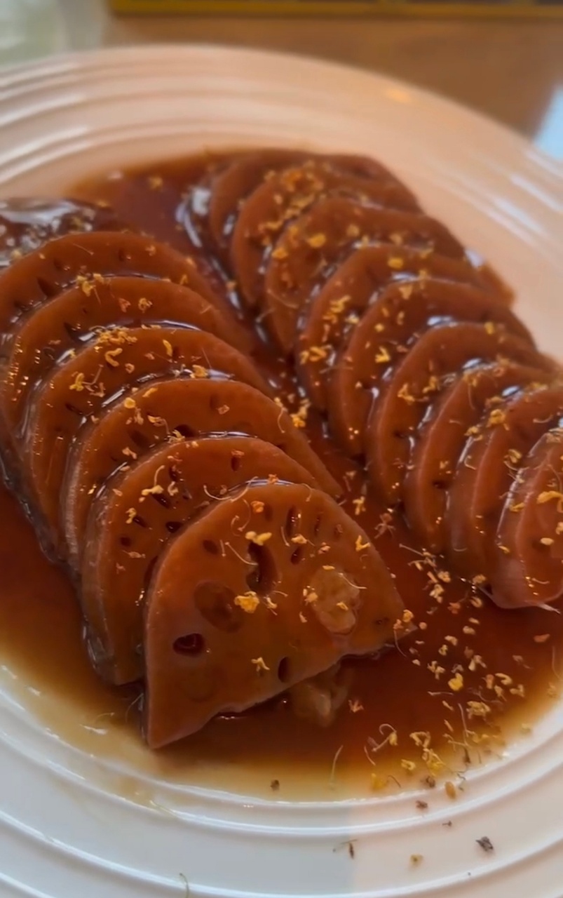 李阿姨工作生活照1
