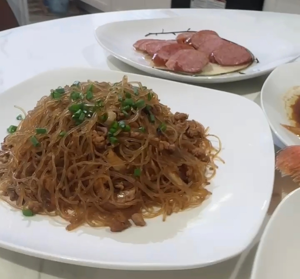 李阿姨工作生活照2