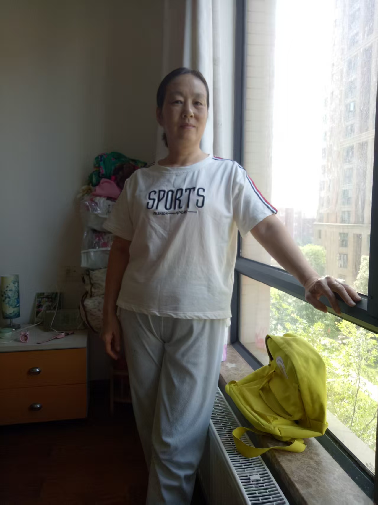姜阿姨工作生活照1
