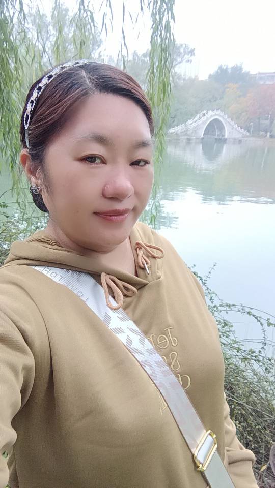 陆阿姨工作生活照2