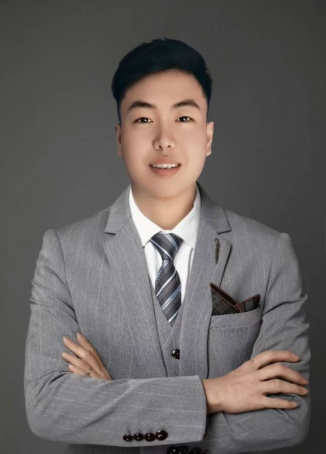 罗师傅工作生活照1