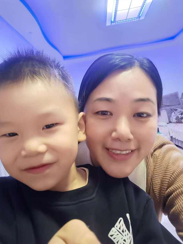 高阿姨工作生活照2