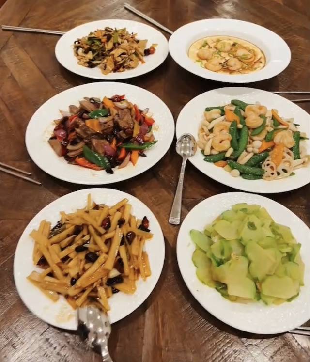 郑阿姨工作生活照12