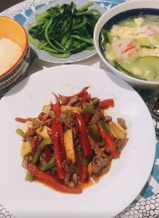 郑阿姨工作生活照10