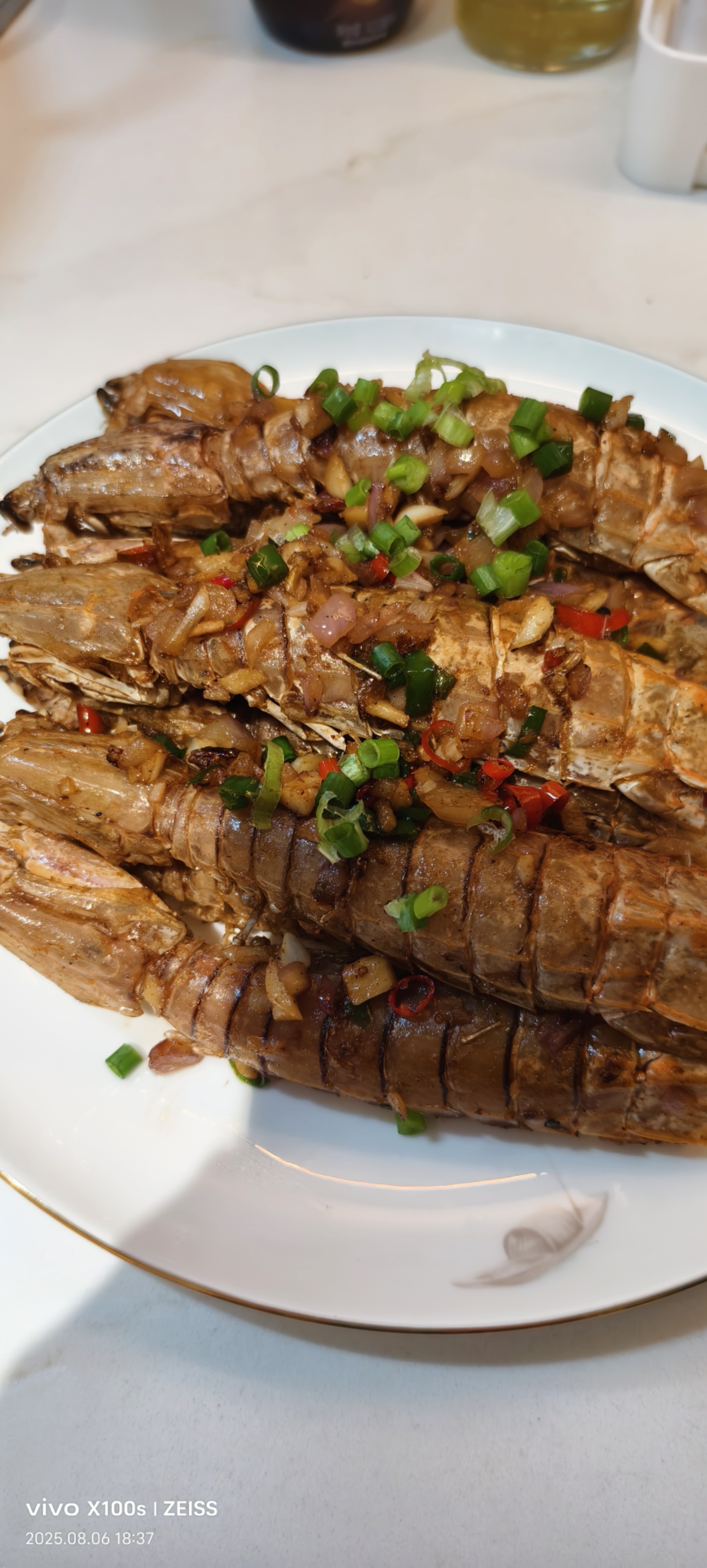 何阿姨工作生活照5