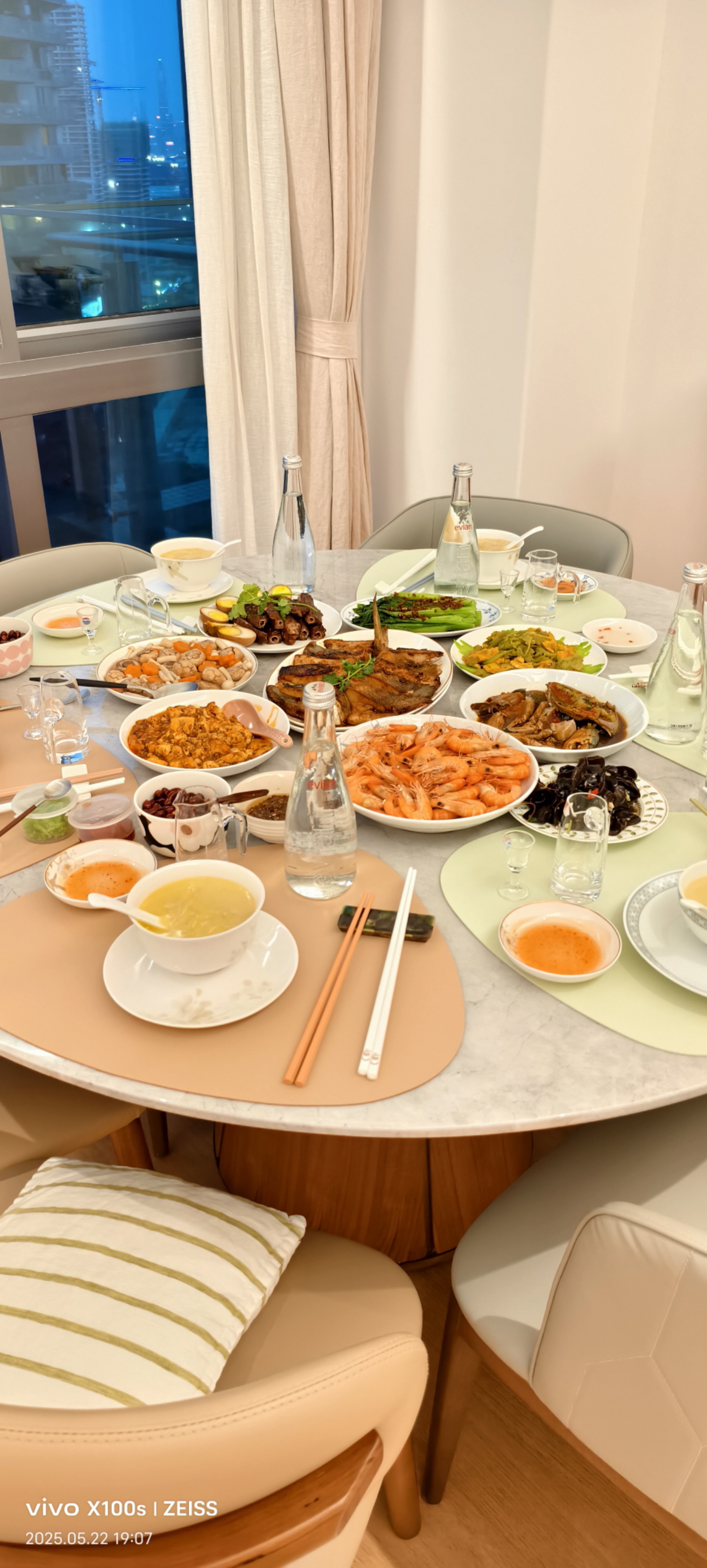 何阿姨工作生活照2