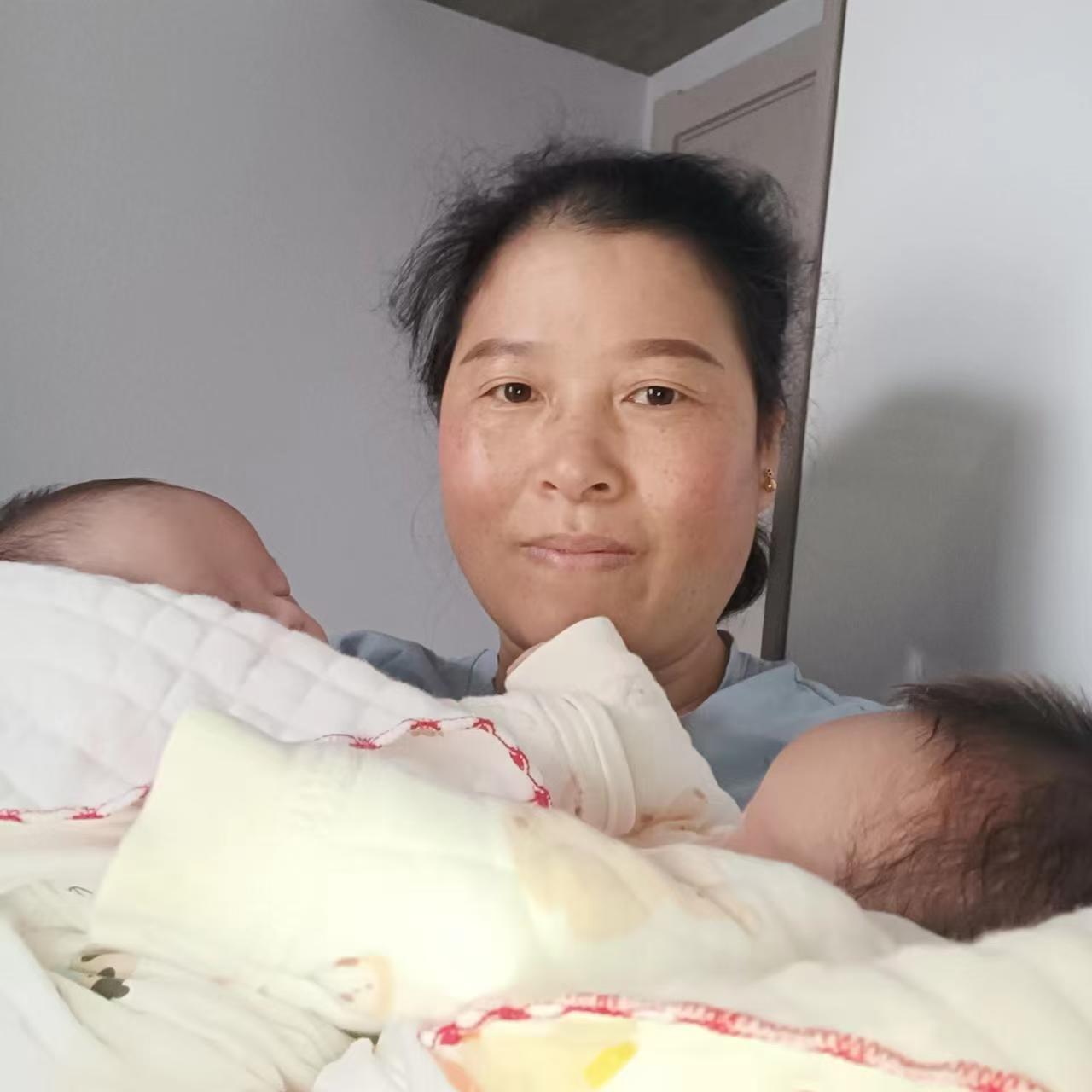 徐阿姨工作生活照8