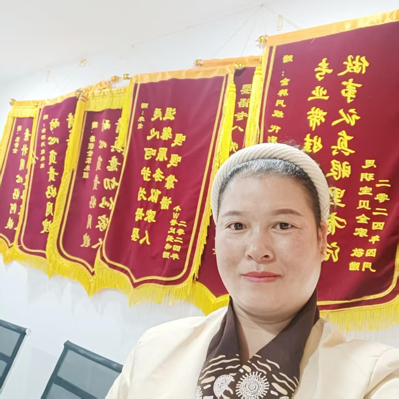 徐阿姨工作生活照7