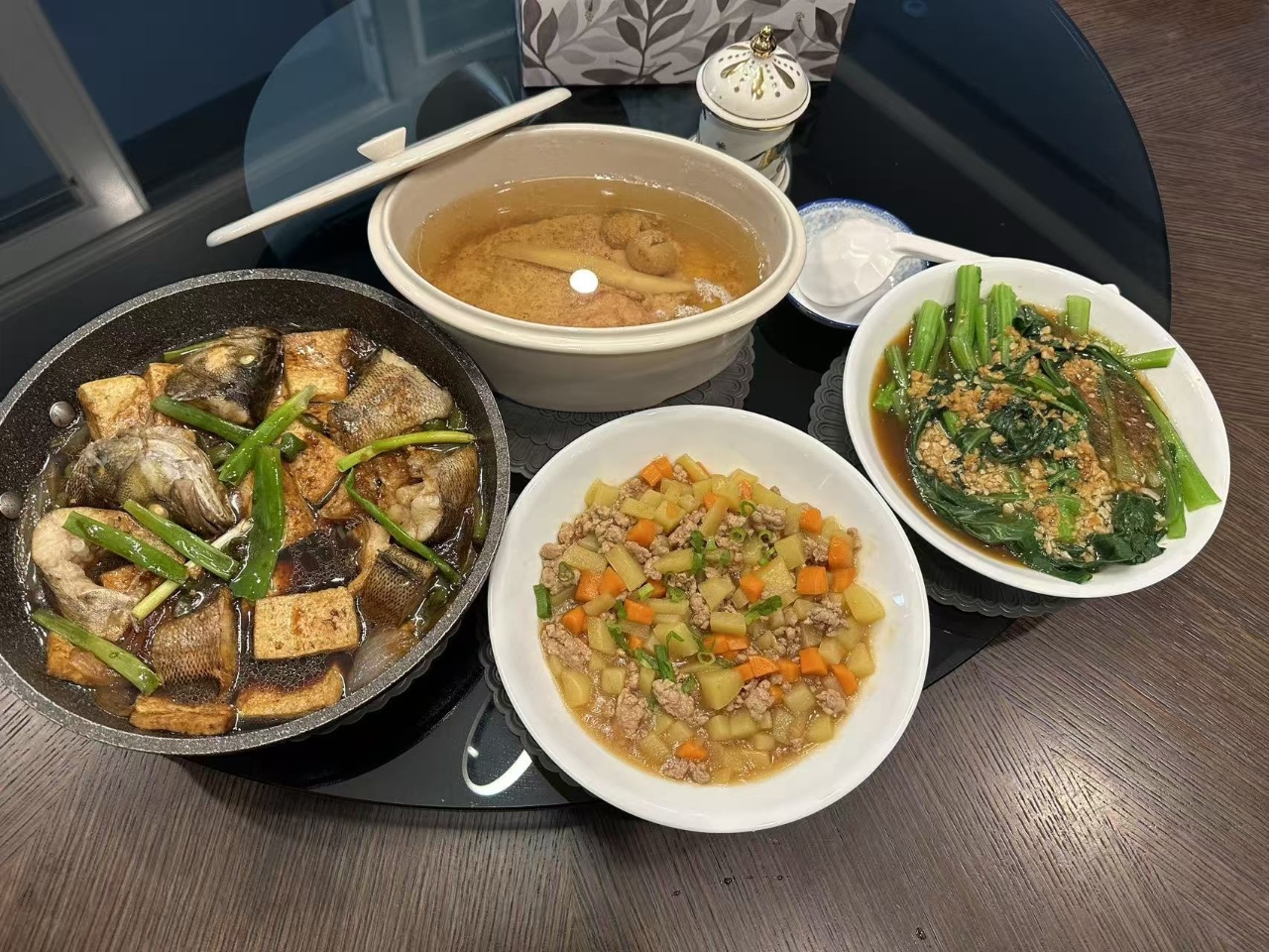 王阿姨工作生活照1
