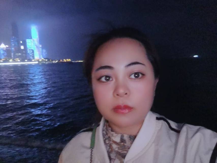 赖阿姨工作生活照9