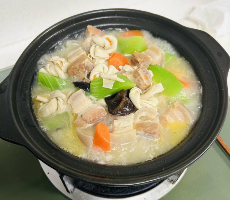 翁阿姨工作生活照12