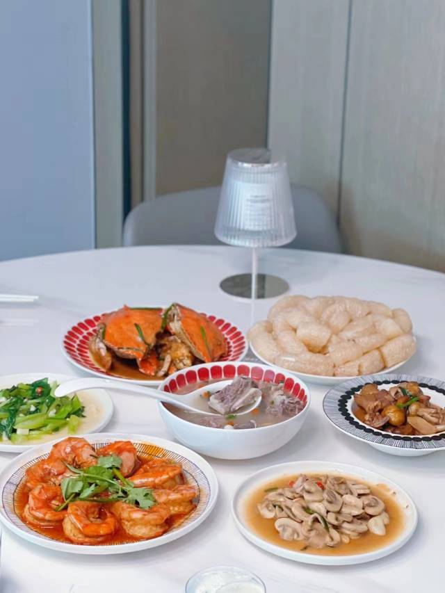 翁阿姨工作生活照4