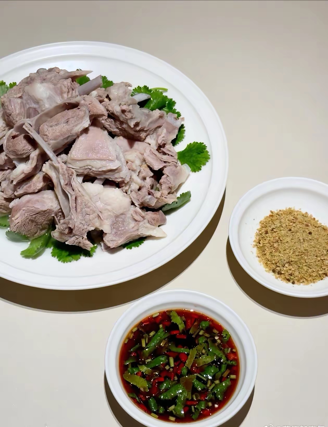 姜阿姨工作生活照2
