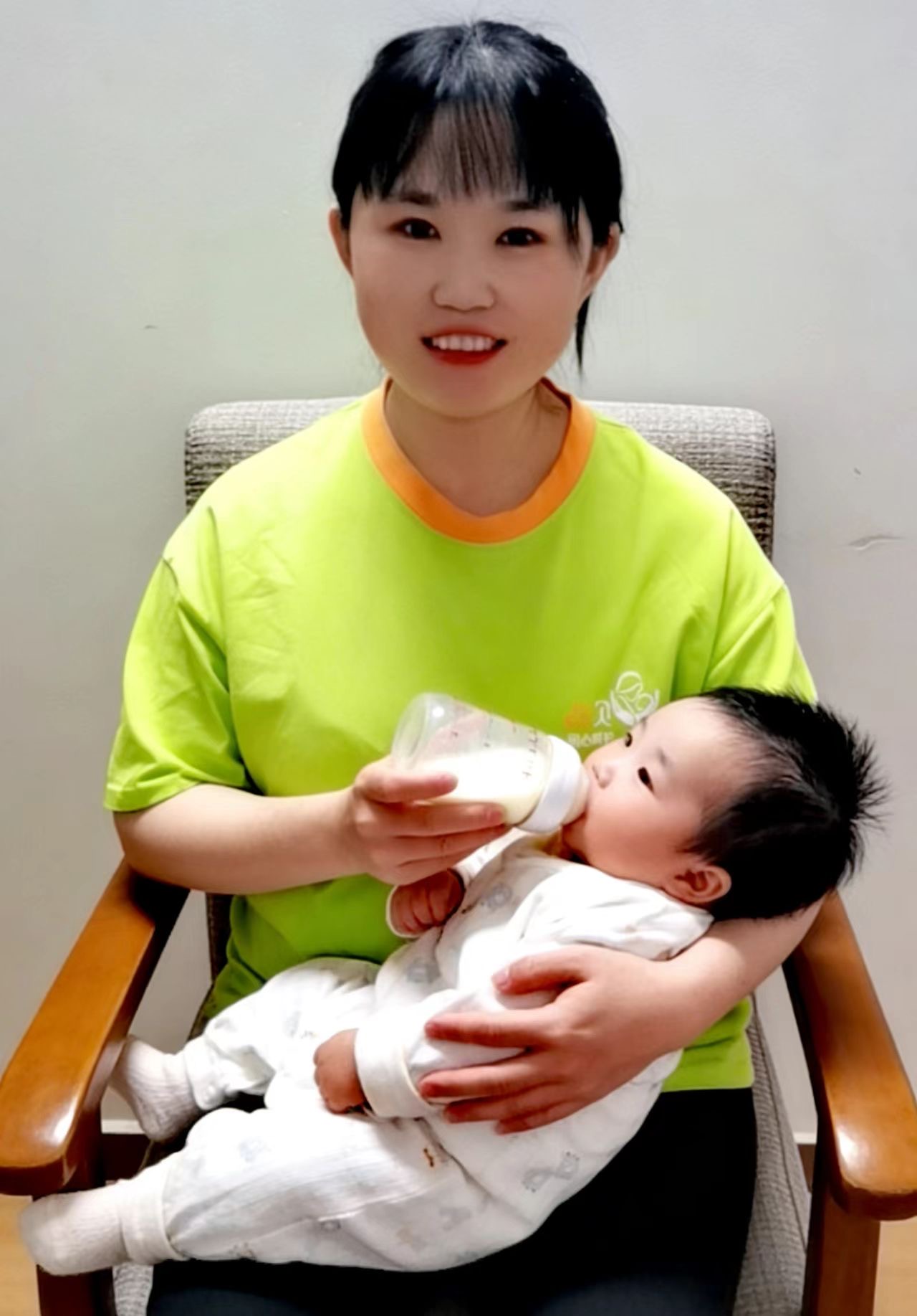 汤阿姨工作生活照8